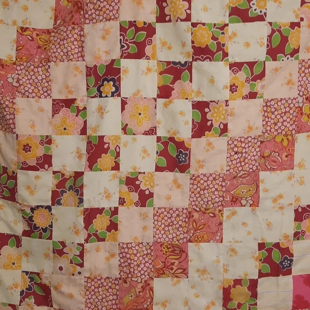 Vintage quilt beautiful 70's patches girls baby blanket small approx 3.5 ft sq